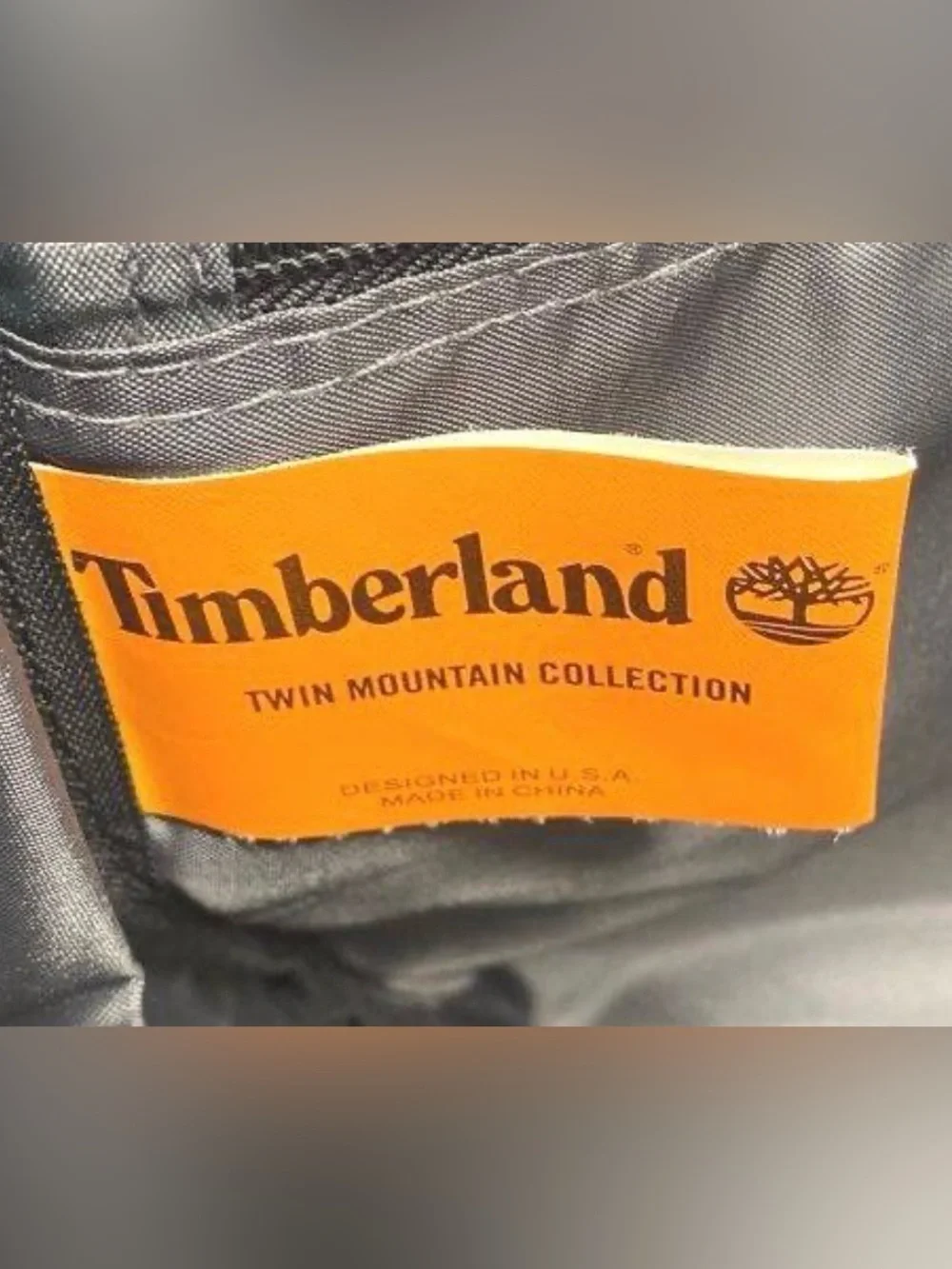 NWT. Timberland Twin Mountain Burnt Olive Messenger Bag with Front Buckle